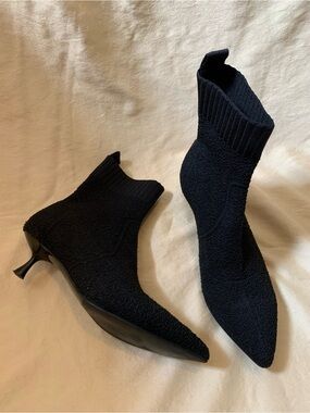 Vivaia Black Knit Sock Booties with Pointed Toe
